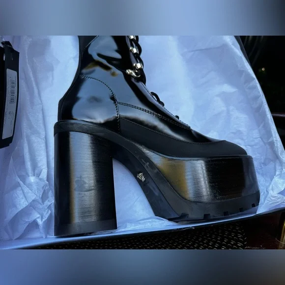 Stunning Versace Medusa Boots 💕 - Picture 12 of 16